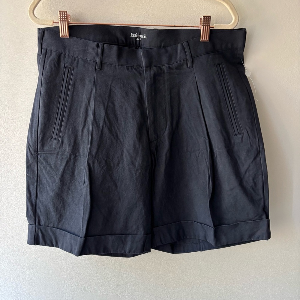 Entireworld. Mens100% cotton  Shorts Size 32 pleated‎ Rare Deadstock